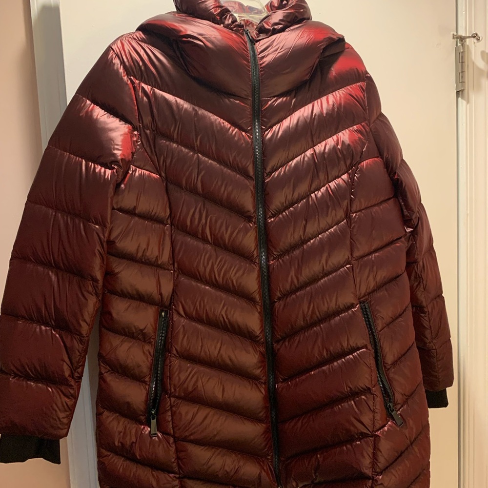 Beautiful coat. Never worn. Size XL